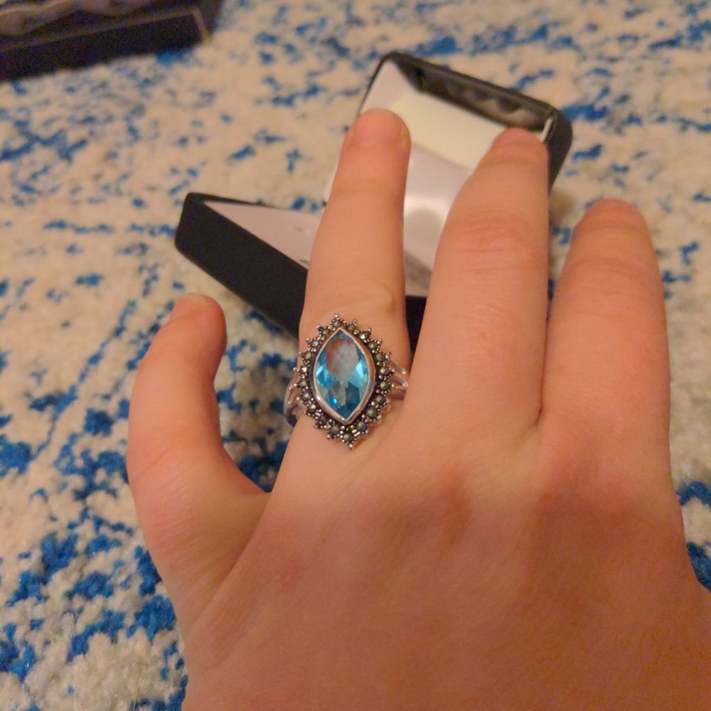 Ring - Picture 4 of 4